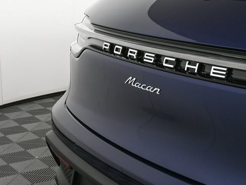 New 2025 Porsche Macan image 37