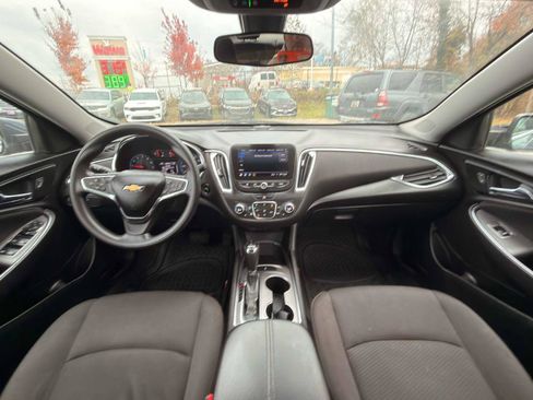 Used 2019 Chevrolet Malibu LT FWD image 11