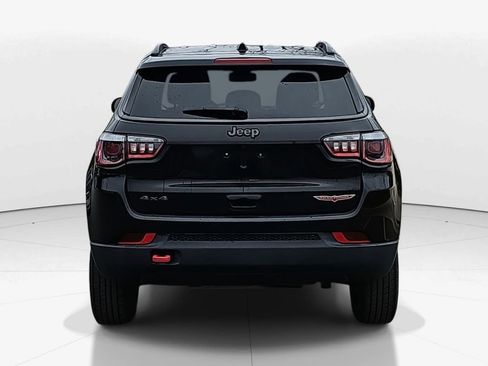 Used 2019 Jeep Compass Trailhawk image 6