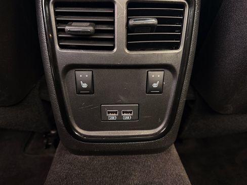 Used 2018 Dodge Charger R/T RWD image 11