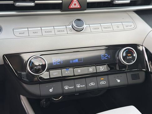 New 2026 Hyundai Elantra Limited image 29