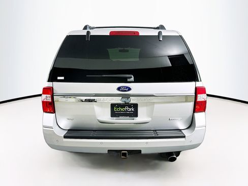 Used 2016 Ford Expedition XLT image 7