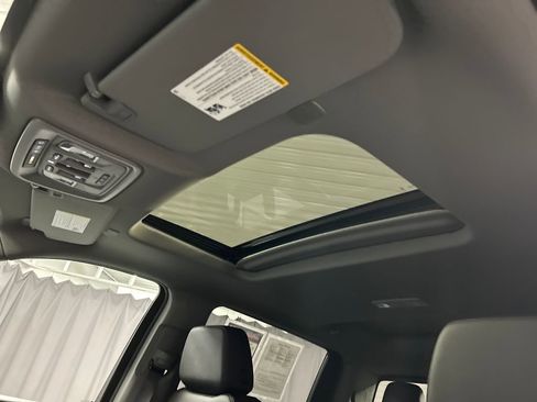 Used 2025 GMC Sierra 2500 SLT w/ SLT Premium Package image 23