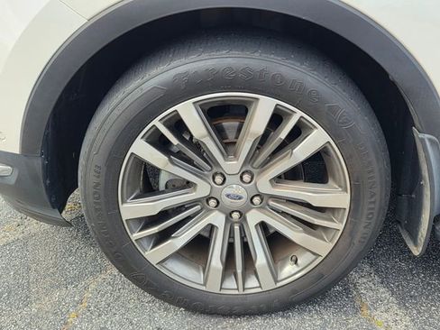Used 2018 Ford Explorer Platinum AWD/4WD image 10