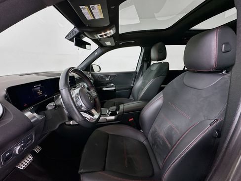 Used 2023 Mercedes-Benz GLB 250 image 22