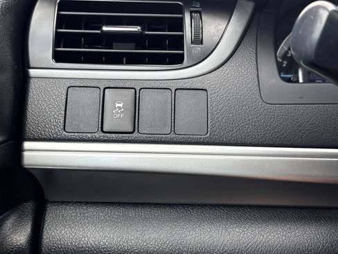 Used 2014 Toyota Camry SE FWD image 16