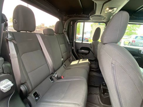 Used 2023 Jeep Gladiator Sport AWD/4WD image 43