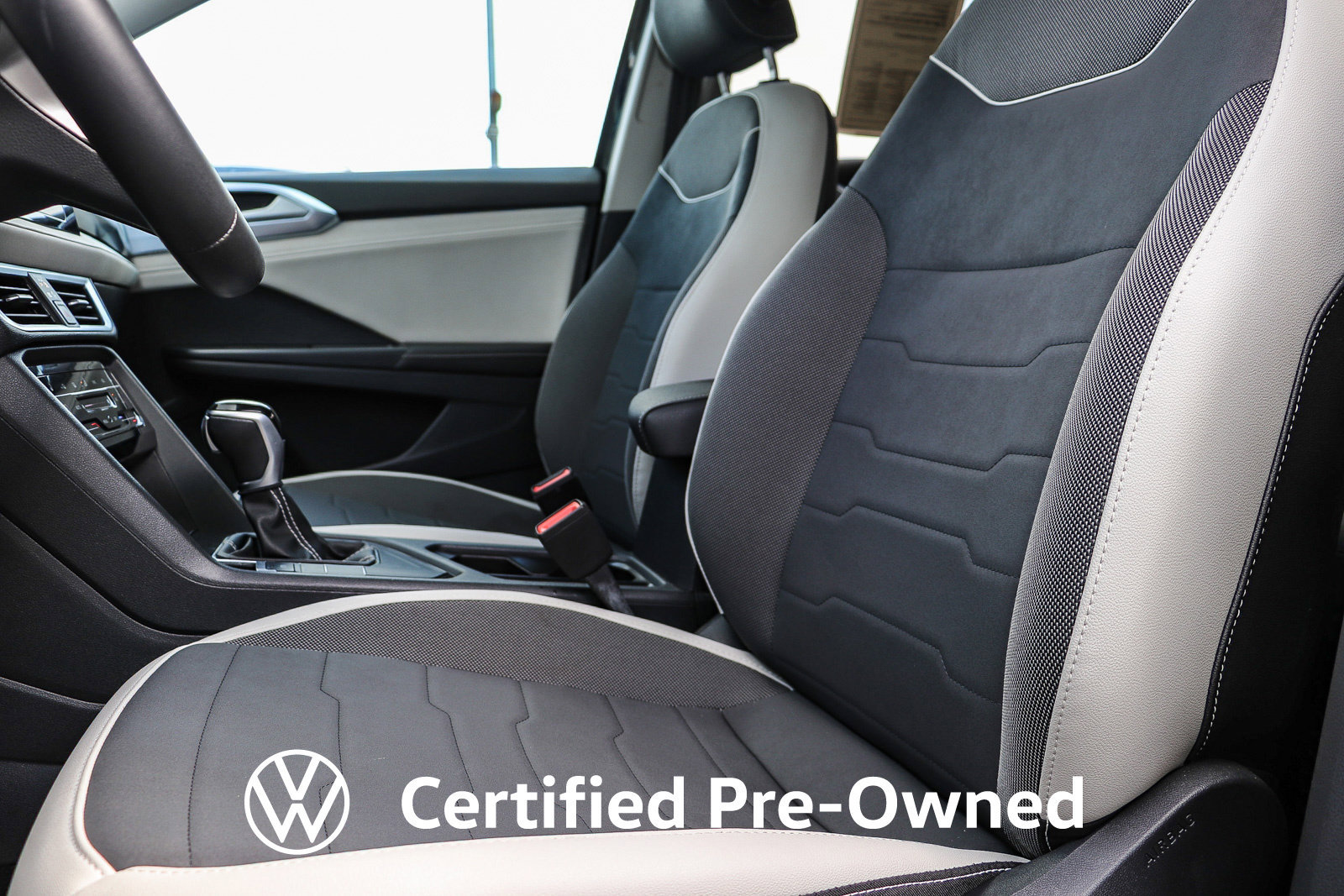 Used 2025 Volkswagen Taos SE FWD image 24