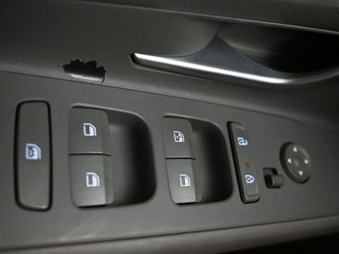 Used 2022 Hyundai Elantra SEL w/ Convenience + Premium Package FWD image 27