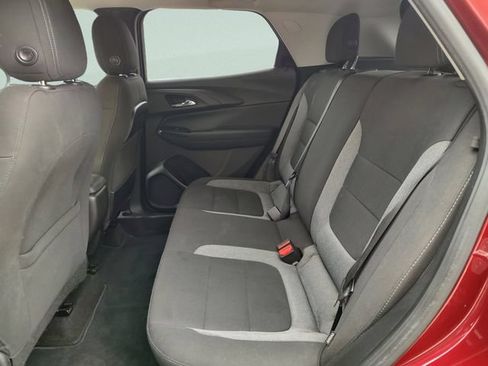 Used 2022 Chevrolet TrailBlazer LT w/ Confidence II Package FWD image 28