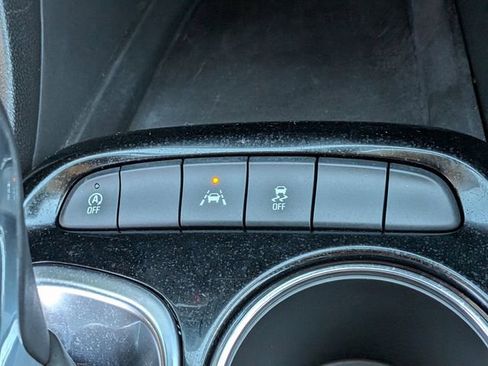 Used 2024 Buick Encore GX Preferred w/ Comfort Package FWD image 21