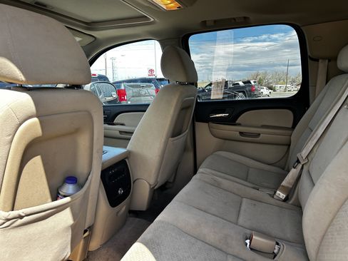 Used 2007 Chevrolet Suburban LT AWD/4WD image 10