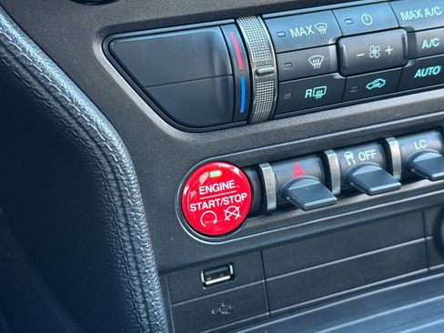 Used 2016 Ford Mustang Shelby GT350R w/ GT350R Equipment Group 920A image 21