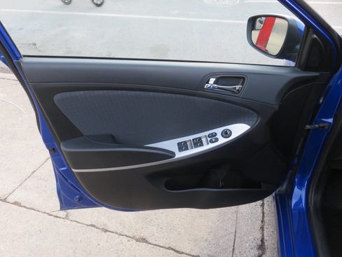 Used 2014 Hyundai Accent SE w/ Option Group 3 FWD image 23