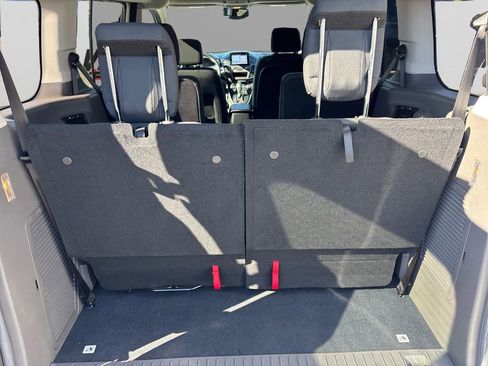 Used 2020 Ford Transit Connect XL image 11