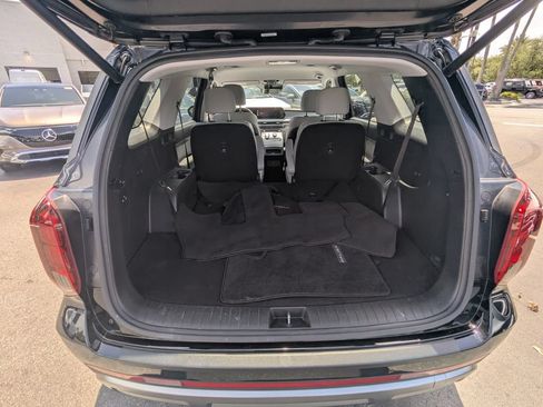 Used 2024 Hyundai Palisade SEL FWD image 19