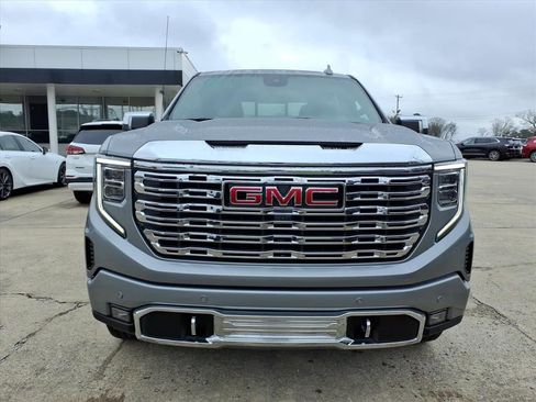 Used 2024 GMC Sierra 1500 Denali image 2