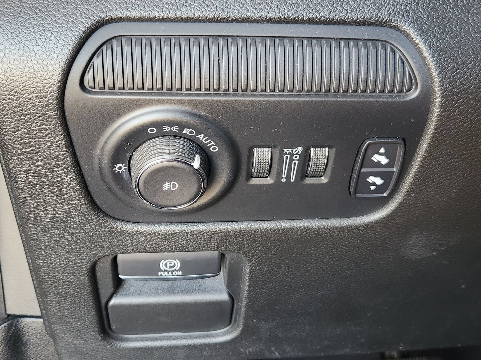 Used 2022 Jeep Wagoneer Series II w/ Premium Group I AWD/4WD image 20