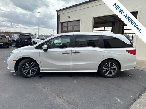 Used 2023 Honda Odyssey Touring image 4