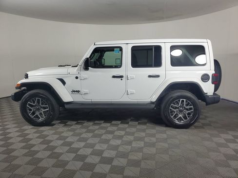 New 2025 Jeep Wrangler Sahara image 7