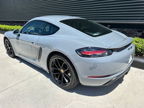 Certified 2024 Porsche 718 Cayman RWD image 3