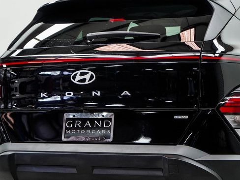 Used 2025 Hyundai Kona SEL image 13