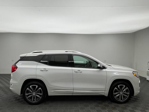 Used 2020 GMC Terrain Denali w/ Denali Premium Package AWD/4WD image 7