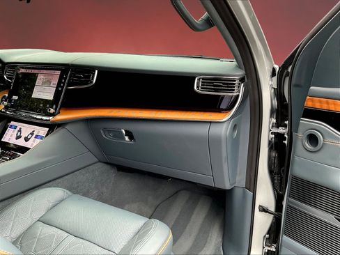 Used 2024 Jeep Grand Wagoneer Series III w/ Rear Seat Video Group 1 AWD/4WD image 27