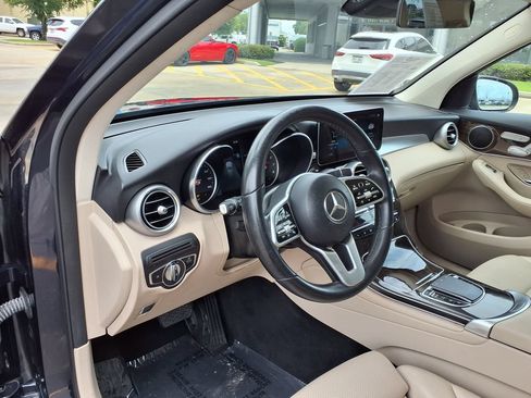 Used 2022 Mercedes-Benz GLC 300 4MATIC image 17