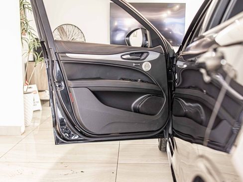 New 2025 Alfa Romeo Stelvio Sprint AWD/4WD image 33