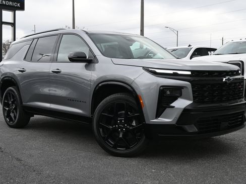 New 2026 Chevrolet Traverse RS w/ LPO, Floor Liner Package image 2