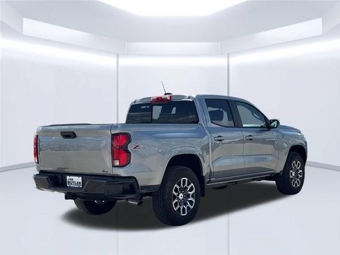 Used 2026 Chevrolet Colorado Z71 AWD/4WD image 7