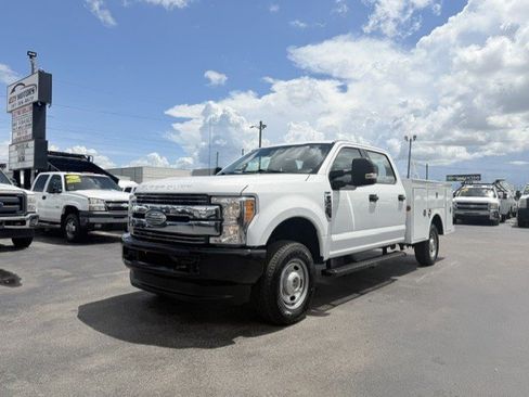 Used 2019 Ford F250 XL w/ Power Equipment Group AWD/4WD image 2