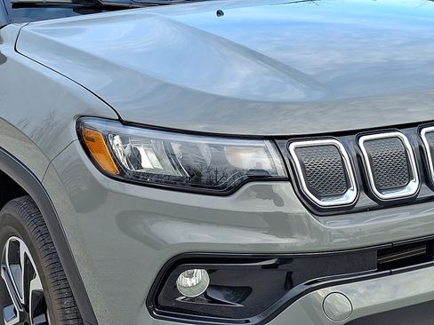 Certified 2022 Jeep Compass Limited image 24