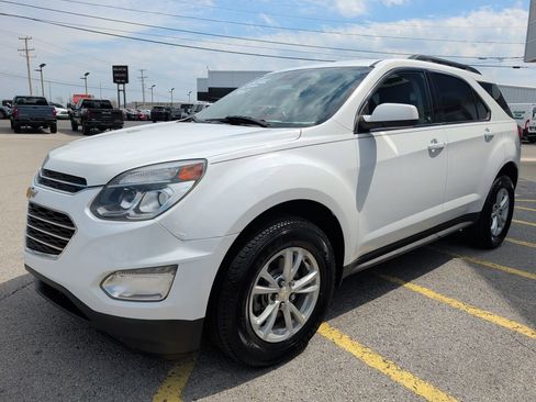 Used 2017 Chevrolet Equinox LT image 3