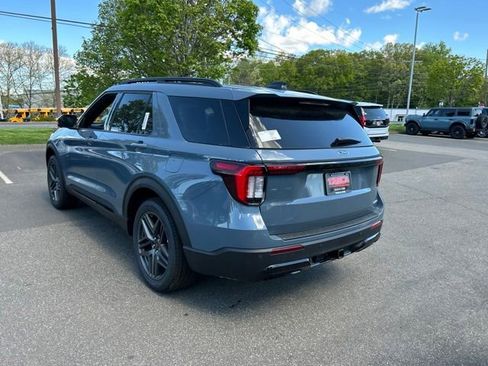 New 2026 Ford Explorer ST-Line w/ ST-Line Street Pack AWD/4WD image 5