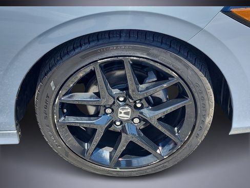Used 2023 Honda Civic Sport image 8
