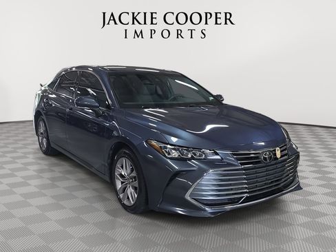 Used 2021 Toyota Avalon XLE FWD image 3