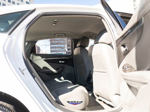 Used 2015 Chevrolet Impala LT w/ Convenience Package image 19