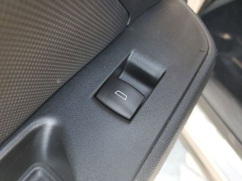 New 2026 Chevrolet Equinox EV LT image 15