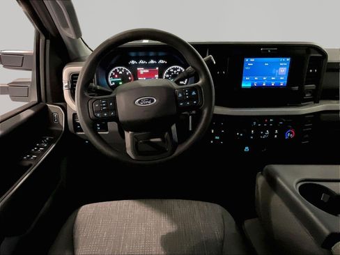 Used 2025 Ford F250 XLT w/ FX4 Off-Road Package AWD/4WD image 9