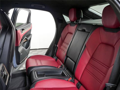 Certified 2024 Porsche Cayenne Turbo GT AWD/4WD image 22