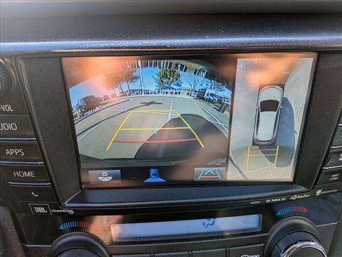 Used 2017 Toyota RAV4 Platinum image 14