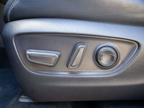 Used 2020 Toyota RAV4 XLE Premium FWD image 14