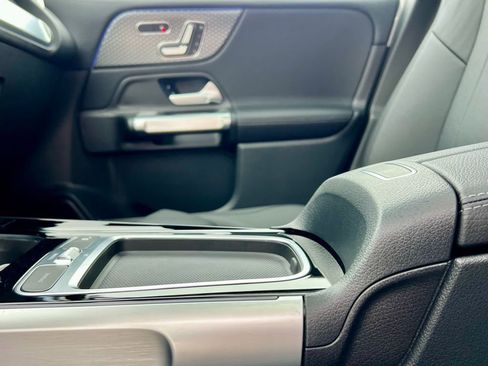 Certified 2025 Mercedes-Benz GLB 250 4MATIC image 47