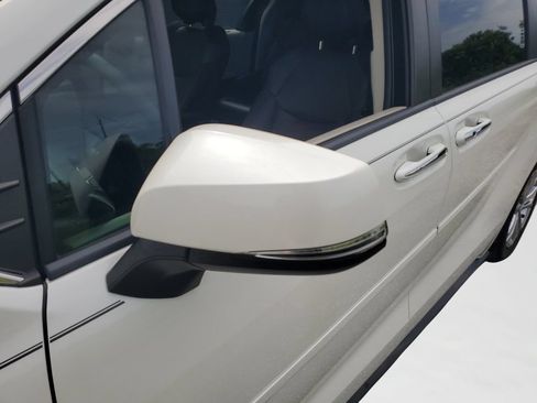 Used 2021 Toyota Sienna Platinum AWD/4WD image 28