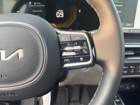 New 2025 Kia Sorento S image 19