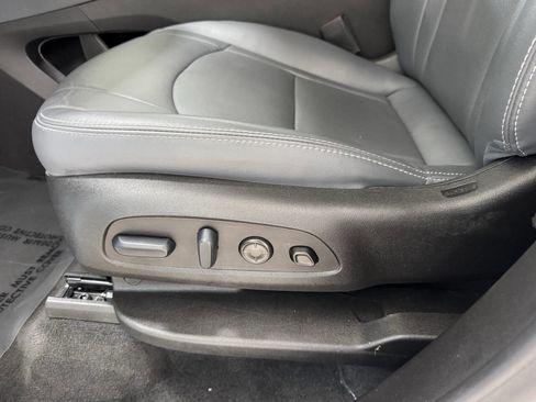 Used 2024 Buick Enclave Premium image 41