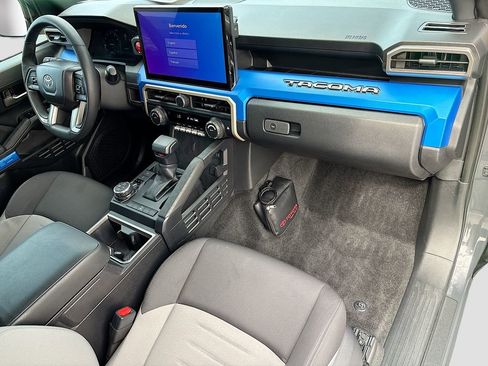 Used 2025 Toyota Tacoma TRD Off-Road AWD/4WD image 17