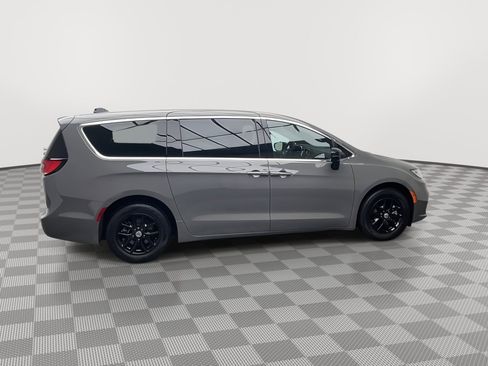 Used 2025 Chrysler Pacifica Select FWD image 39